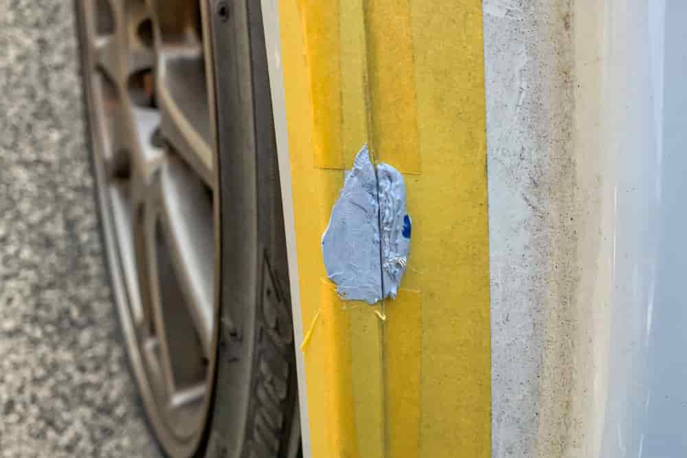 エポキシパテ いらない部分をカット