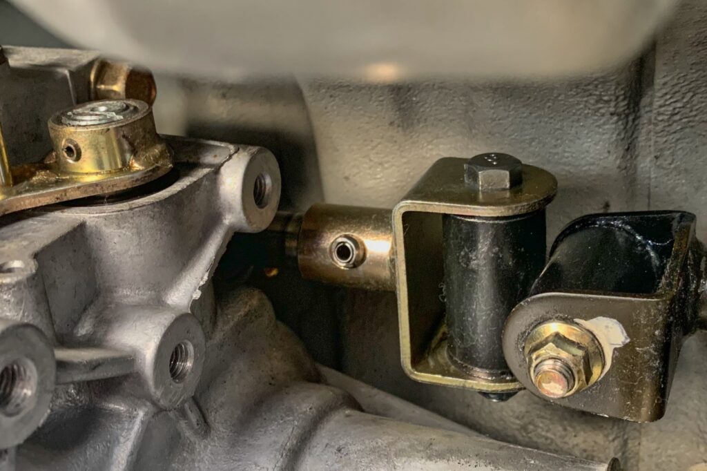 挿入済みのスプリングピン