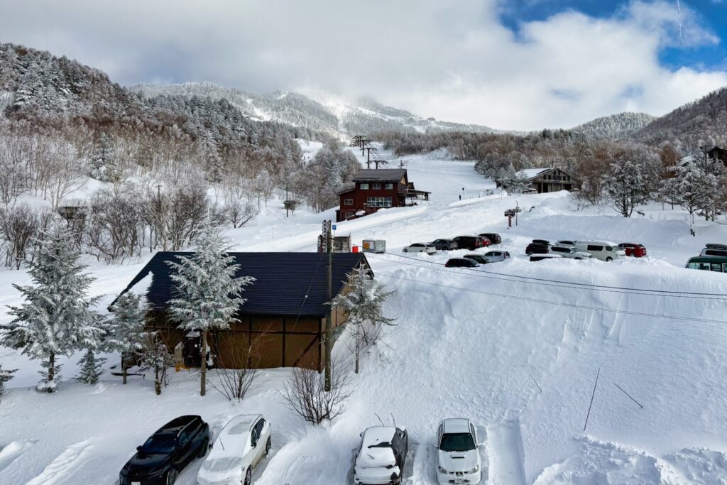 硯川温泉ホテルから横手山スキー場